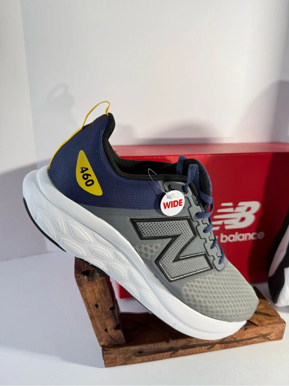NEW BALANCE 460 V4 Running Sneakers M460RG4 Mens 10.5  Women’s 12 (4E) NEW